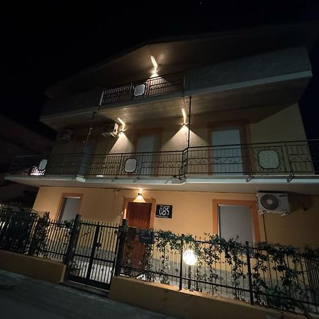 085 Apartments Montesilvano Exterior photo