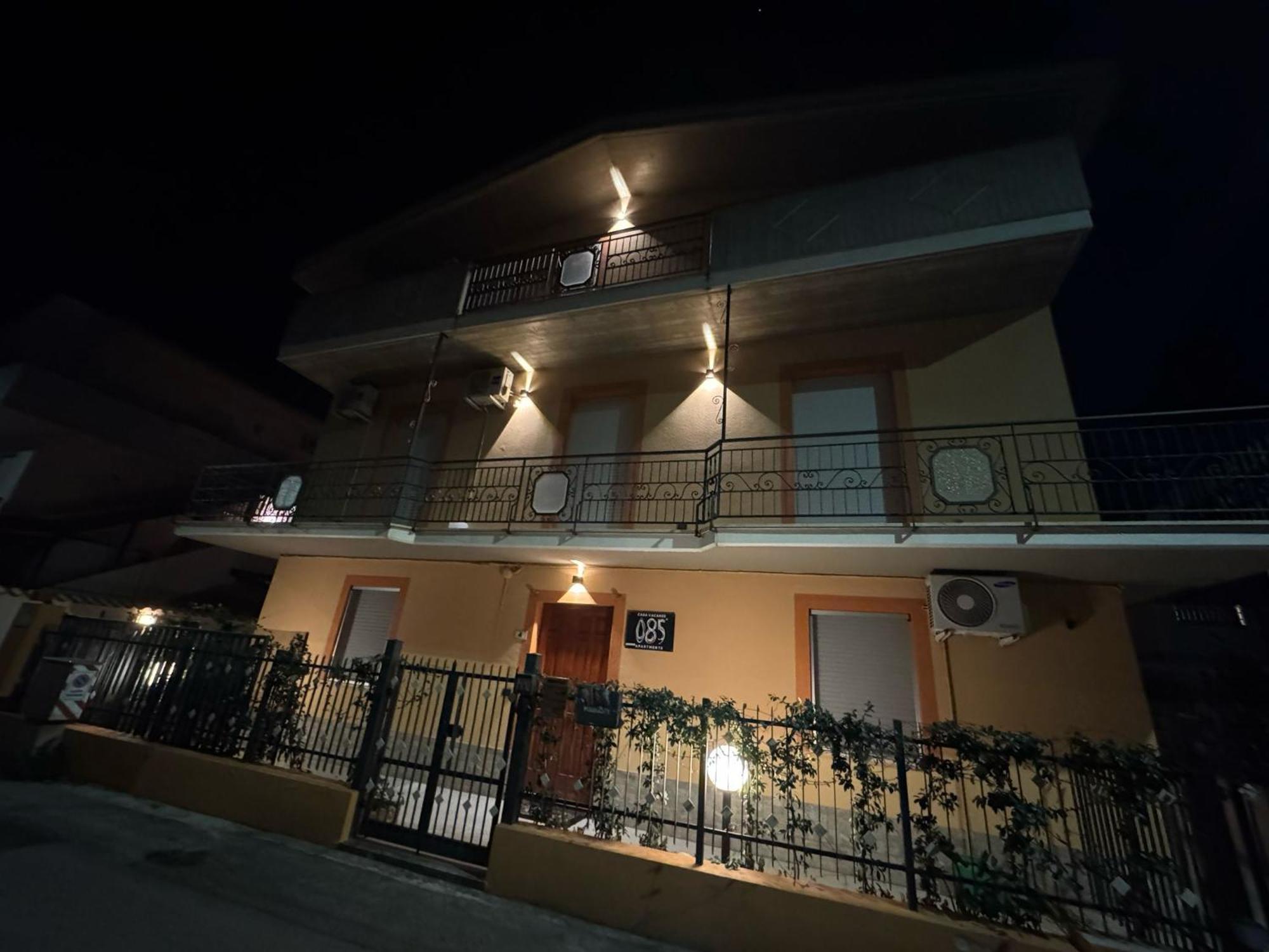 085 Apartments Montesilvano Exterior photo